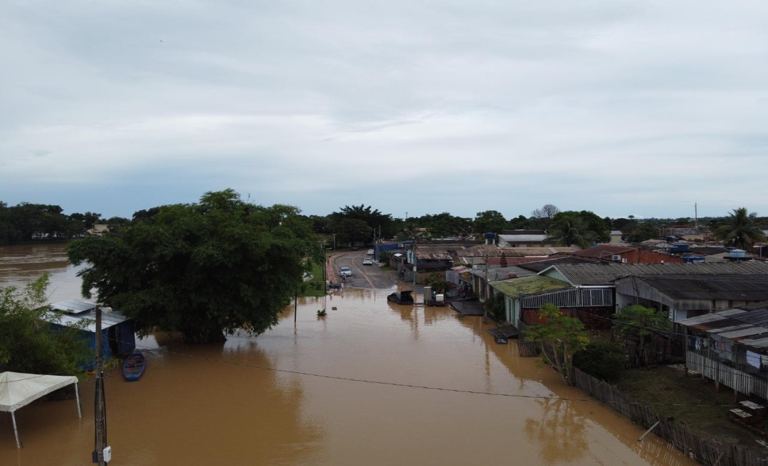 Cheia do Rio Acre desabriga quase 300 pessoas em Rio Branco